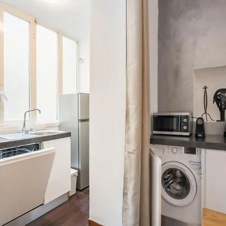 The Rent - Three-bedroom Close To The Quirinale Rome