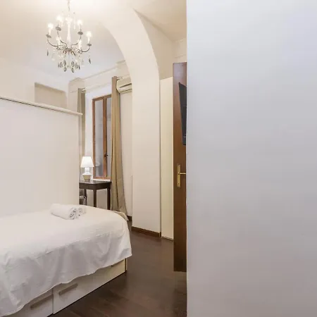 The Rent - Three-bedroom Close To The Quirinale